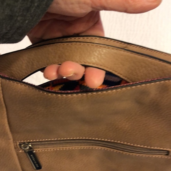 Marina Galanti large bag with removable strap.  Zipper close - Picture 6 of 10